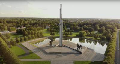 Дух захватывает: памятник Освободителям Риги с высоты птичьего полета