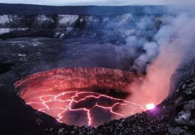 Ученые предупредили о возможном извержении вулкана в центре Европы