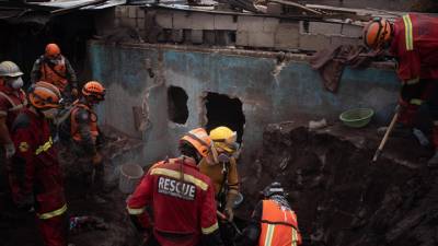 Оползень накрыл 15 домов в Гватемале