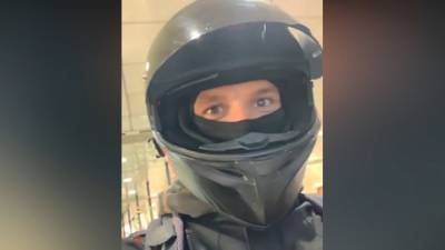 В Приморье байкера в шлеме не обслужили в магазине из-за отсутствия маски