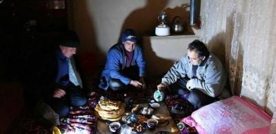 Таджикистанцы жалуются на отключения электричества: чиновники назвали причину