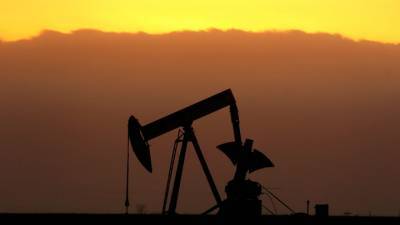 Нефть дешевеет на фоне пандемии и президентских выборов в США