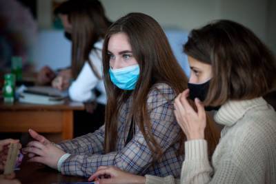 В Забайкалье из-за коронавируса продлили школьные каникулы