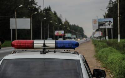 В Тверской области на М10 грузовик сбил мужчину, который шел по дороге