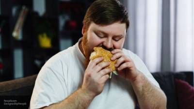 Налоги от фастфуда помогут россиянам бороться с ожирением