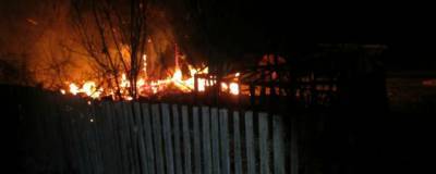 Пять детей и двое взрослых стали жертвами пожара в доме под Смоленском