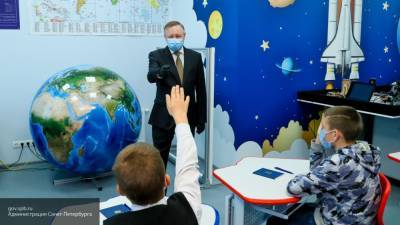 Родители сами выберут форму обучения для своих детей в школах Петербурга
