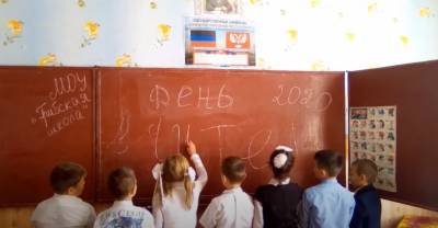 "Сами не живут и другим не дают": в сети показали, до чего оккупанты довели лучшую школу Донецка