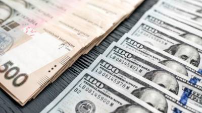Курс валют: НБУ укрепил гривну по отношению к доллару