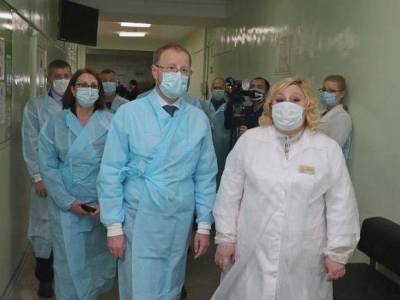 Губернатор Алтайского края поручил увеличить число больничных коек в Бийске