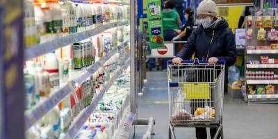 В РФ спрос на продукты для запасов упал на 30%