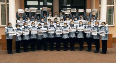 Воспитанницы Пансиона Минобороны запустили акцию в поддержку военных медиков