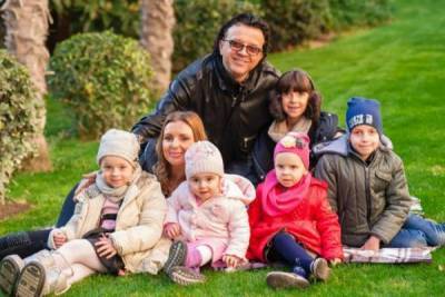 Почему Роман Жуков бросил жену, родившую ему 7 детей nbsp