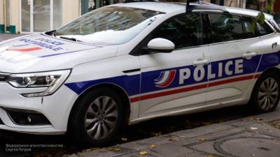 Полицейские задержали мужчину с резаком рядом с парижской школой