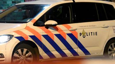 В Нидерландах полиция задержала мужчину с острым предметом в школе