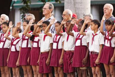 Россия направила на Кубу 5 миллионов долларов на питание школьников