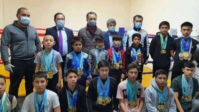 Социальный спортивный зал открыт при поддержке РЭЦ уйгуров Казахстана в городе Алматы