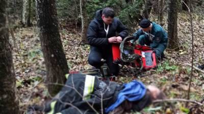 В Минском районе у женщины в лесу случился инсульт, ее нашли спасатели
