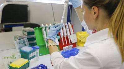 В РАН назвали условие для преодоления пандемии COVID-19 в России
