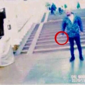 В метро в Киеве мужчина с ножом бросался на пассажиров
