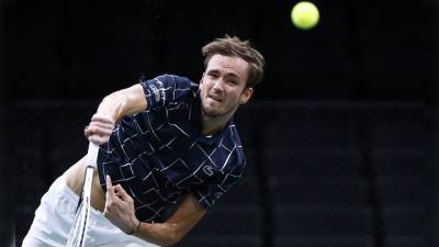 Даниил Медведев вышел в четвертьфинал турнира Masters в Париже