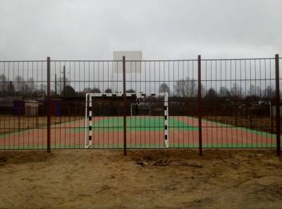 Жители поселка Студенец смогут заниматься спортом на современной площадке