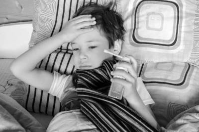 Доктор Комаровский назвал причины постоянного насморка у детей