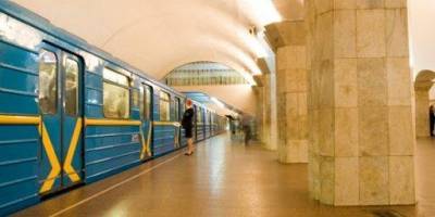 Станцию Майдан Независимости закрыли в час пик из-за звонка о минировании