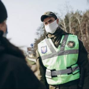 За прошедшие сутки запорожские полицейские зафиксировали 18 нарушений карантина