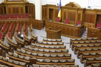 Парламент принял законопроект по организации деятельности учреждений профессионального образования