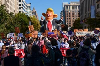 В Вашингтоне проходит акция протеста против Трампа