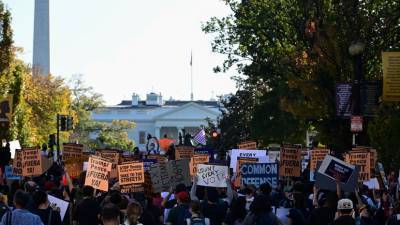 У Белого дома в Вашингтоне проходит протестная акция