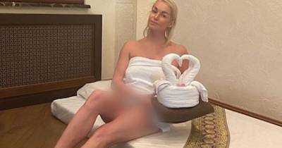 После массажа: Волочкова выложила фото в вызывающе коротком полотенце