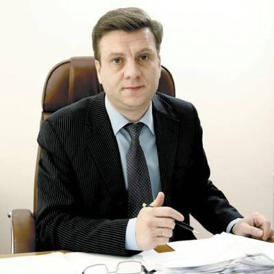 Омский губернатор Бурков назначил министром здравоохранения главврача больницы, в которой лечили Навального
