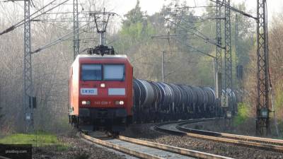 Поезд насмерть сбил парня в капюшоне и наушниках в Красноярске