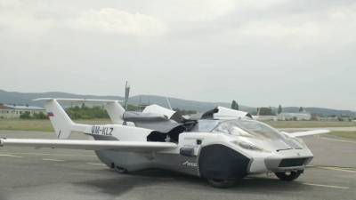 В Словакии начали испытание летающего автомобиля
