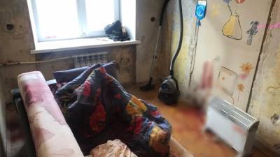 Появились кадры из квартиры в Екатеринбурге, где мужчина расстрелял своих гостей