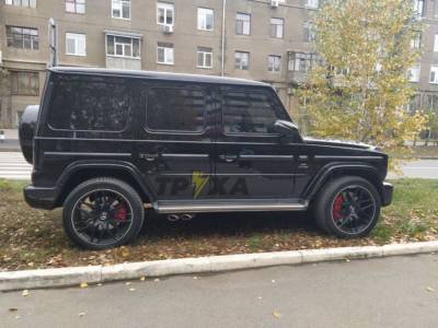 В Харькове владелец «гелика» ошарашил хамской парковкой