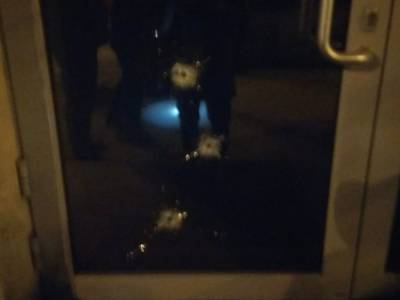 Ночью в Харькове двое парней обстреляли консульство Азербайджана