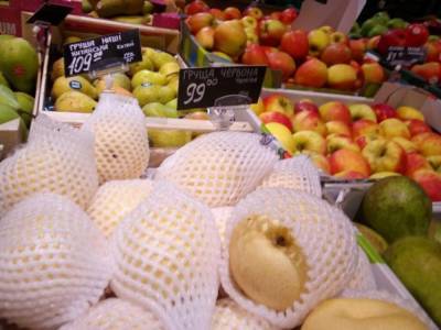 В ноябре в столичных супермаркетах подорожали груши и арбузы: обзор цен
