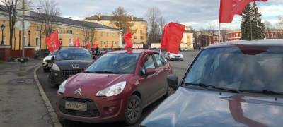 Красная колонна проехала по Петрозаводску и Кондопоге (ФОТО)