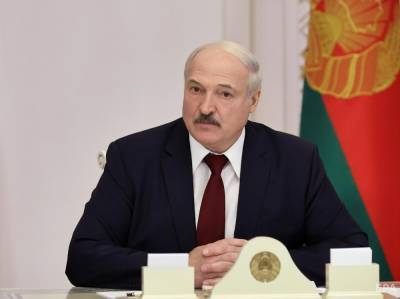 Лукашенко убрал из поздравления с Днем октябрьской революции слово "революция"