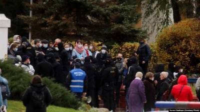 В Минске милиция массово задерживает участников "Марша медиков"