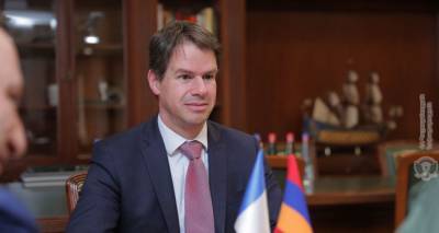 Франция направит группу хирургов в Армению – посол выразил солидарность