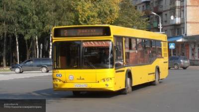 Торопливый автобус врезался в легковушку на перекрестке в Липецке