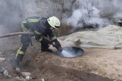 На Оболони в Киеве произошел пожар на теплотрассе: фото и видео