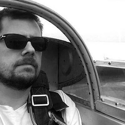 Ведущий ток-шоу «ДНК» на телеканале «НТВ» Александр Колтовой разбился при крушении самолёта в Подмосковье