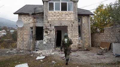 Источник сообщил об эвакуации женщин и детей из Степанакерта
