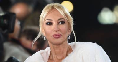 "Саша был в самолете с женой": Кудрявцева эмоционально отреагировала на гибель ведущего