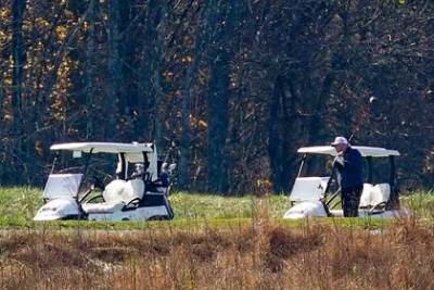 Трамп встретил победу Байдена в гольф-клубе
